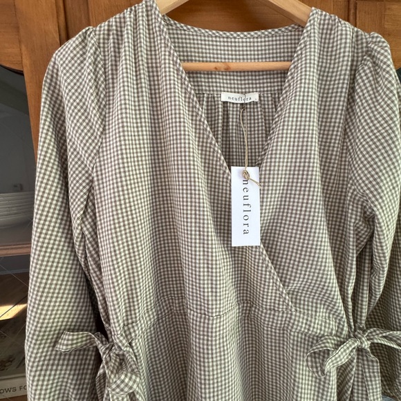 Neuflora Hilton Head Dress - Picture 2 of 7